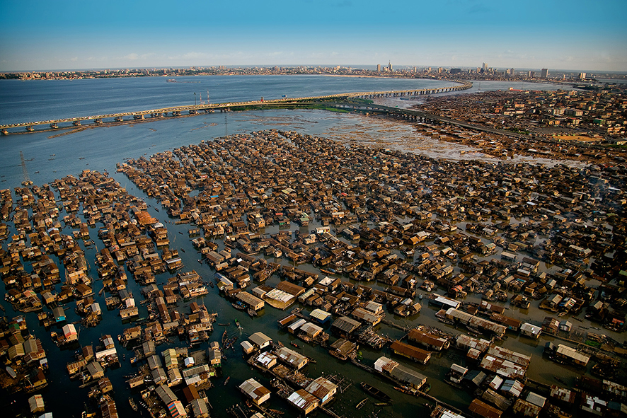 réduit Bidonville de Makoko lagune de Lagos État de Lagos Nigéria Yann Arthus Bertrand