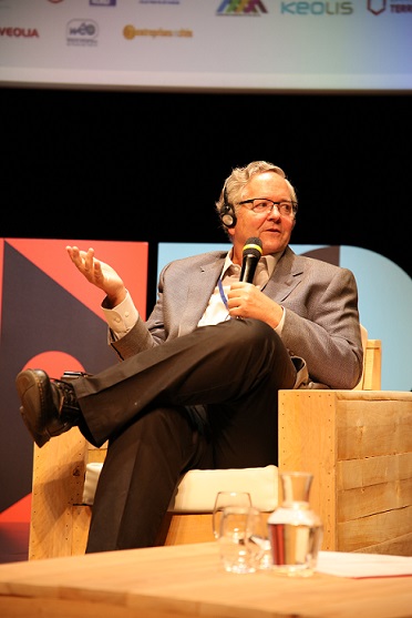 Dale Dougherty: Makers Make Society